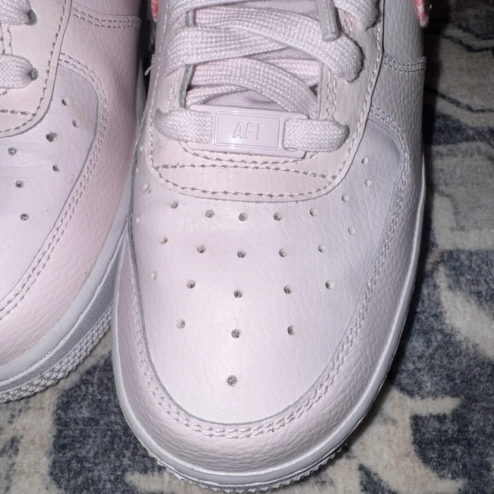 NIKE AIR FORCE 1 07 PEARL PINK C CHALK 